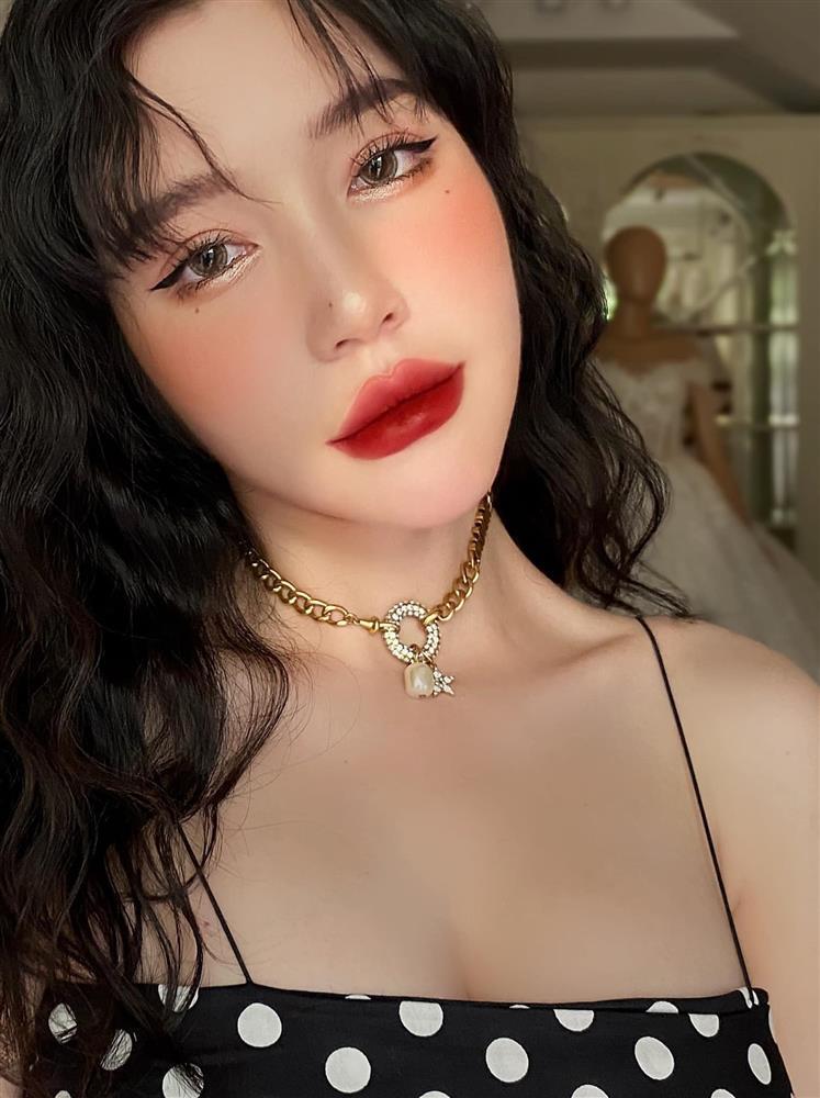 Elly Trần bị quấy phá vì bàn luận Tịnh thất Bồng Lai-1