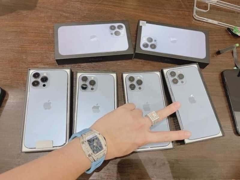 Cuộc sống sặc mùi tiền của trùm đường dây đánh bạc 30.000 tỷ-5