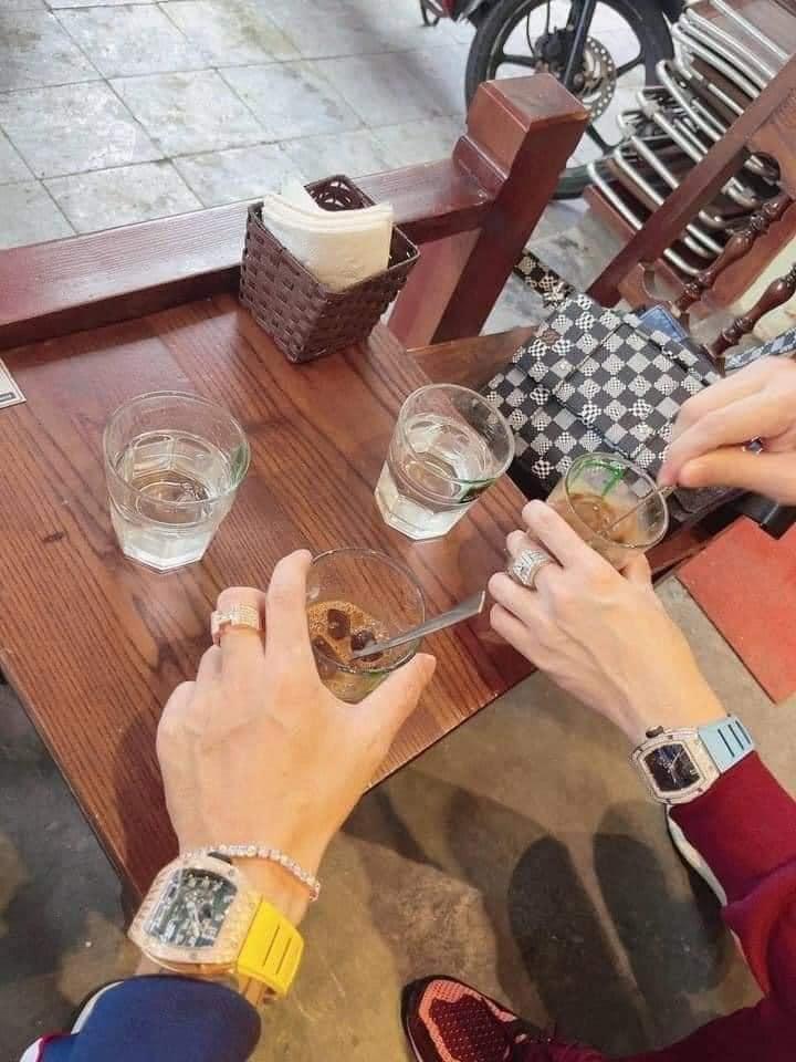 Cuộc sống sặc mùi tiền của trùm đường dây đánh bạc 30.000 tỷ-6