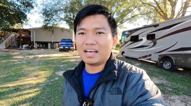 Suốt ngày đi chơi và quay clip, Khoa Pug làm gì giàu vậy?-2