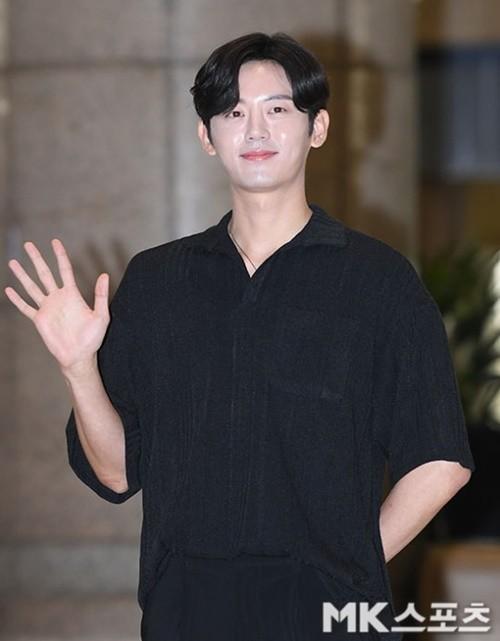 Bạn của Lee Ji Hoon quyết khởi kiện, phủ nhận việc hành hung nhân viên-3