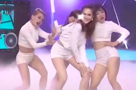 Ngọc Trinh chơi lớn, nhảy cover hit đình đám BLACKPINK