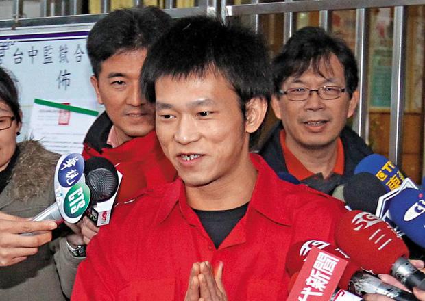 Thần đồng võ thuật nổi tiếng hơn Thích Tiểu Long dậy thì thất bại-4