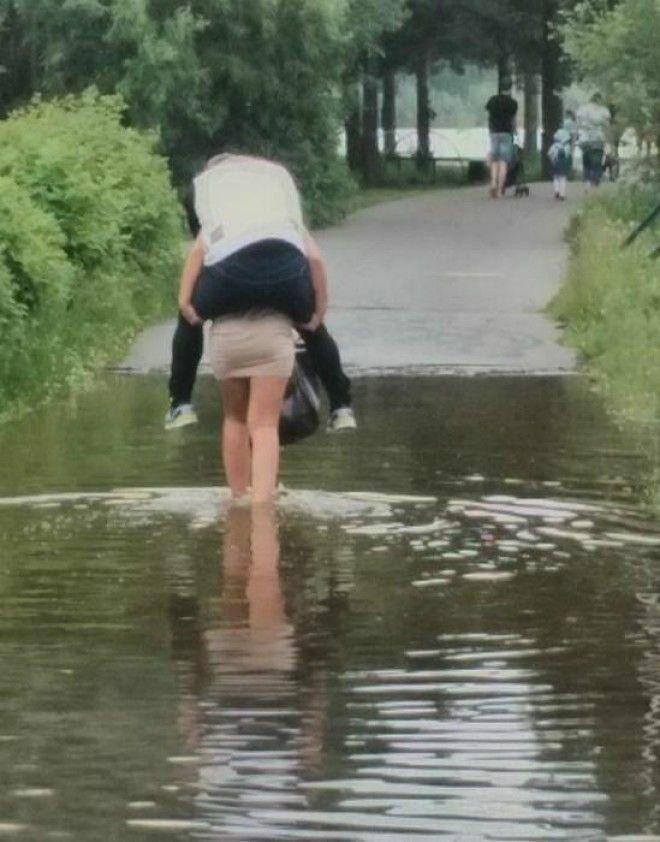 Đứng hình vì độ men lỳ của phụ nữ, chẳng ngại đè bẹp thế giới-7