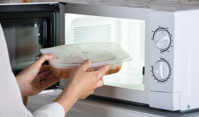 Những sai lầm dùng lò vi sóng nhiều người vô tư mắc phải-1