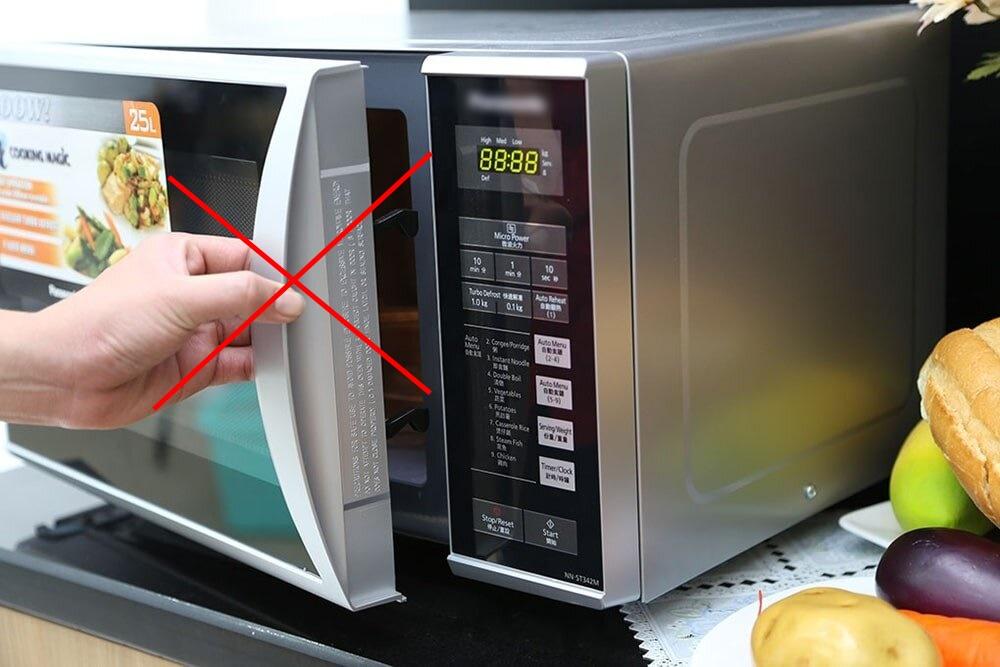 Những sai lầm dùng lò vi sóng nhiều người vô tư mắc phải-2