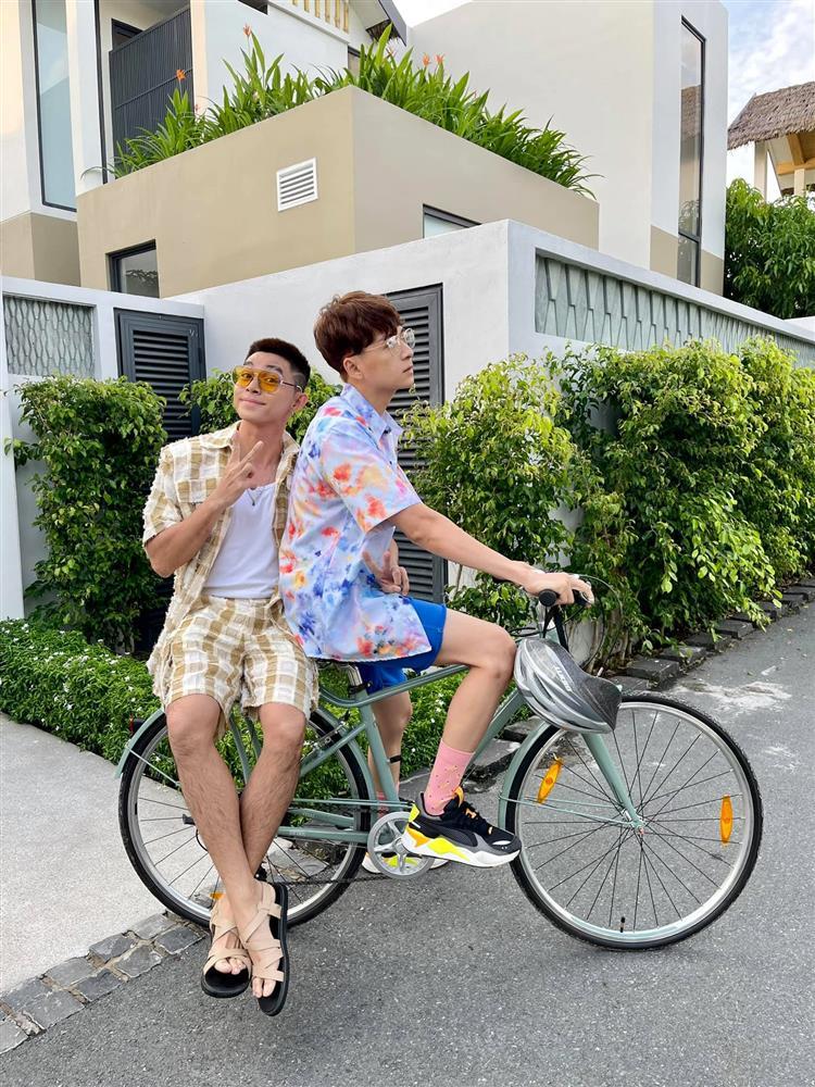 Ngô Kiến Huy khoe body 6 múi, dân mạng soi hàng thật khác xa-8