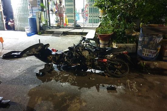 Nghe tiếng động lớn, người dân kiểm tra thấy đôi nam nữ chết thảm