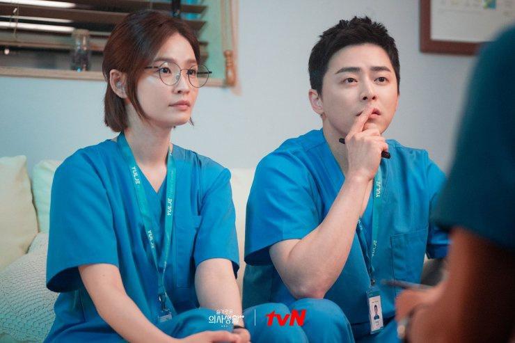 Kim Seon Ho và Shin Min Ah là cặp đôi phim đẹp nhất năm 2021-4