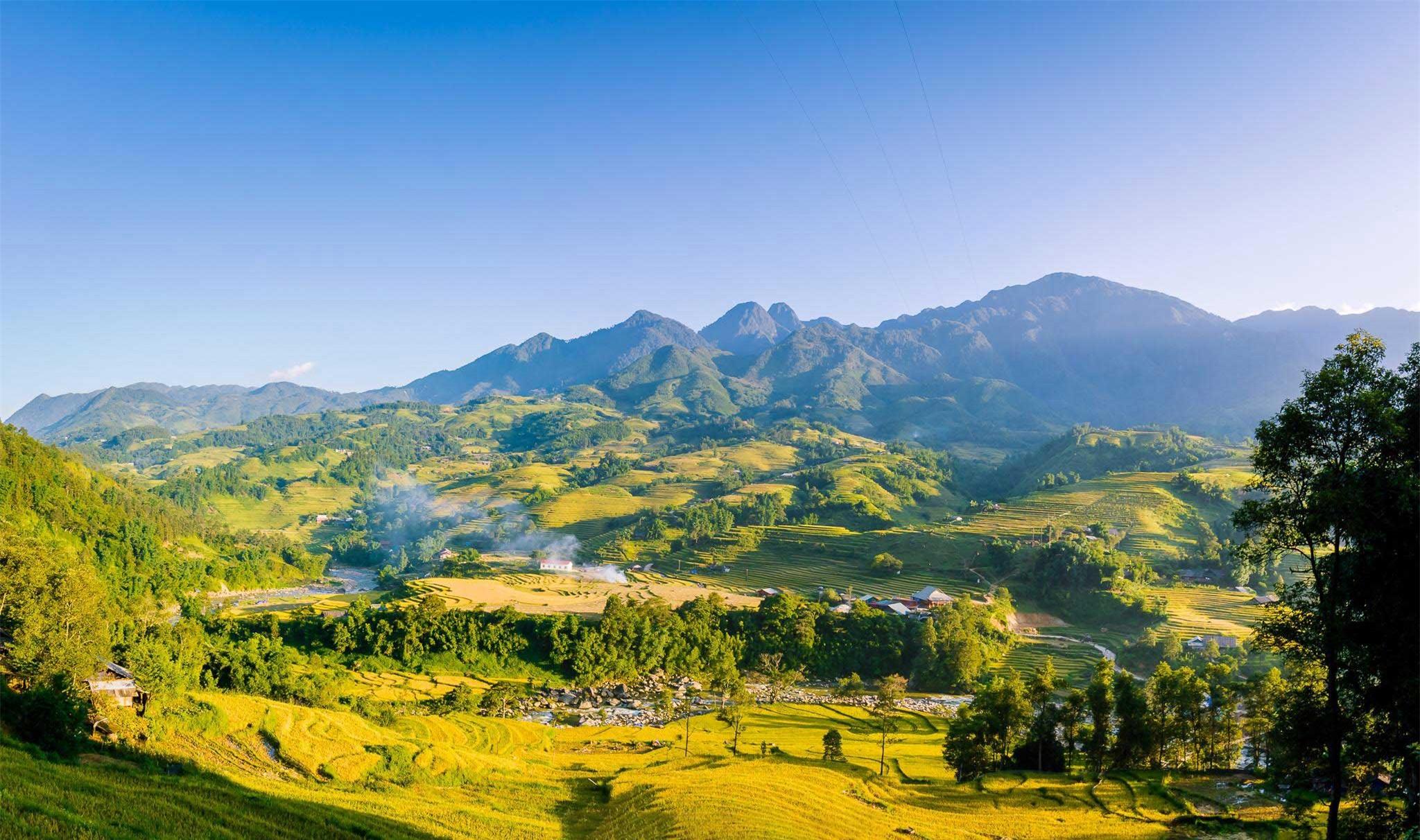 Sa Pa tháng 9 hàng năm thường được du khách yêu mến gọi bằng cái tên “Mùa vàng”. Mùa vàng của màu nắng thu dịu ngọt, của màu lúa chín phủ khắp những thửa ruộng bậc thang, và đây cũng là thời điểm vàng để du lịch Sa Pa, thưởng lãm vẻ đẹp tuyệt diệu của thiên nhiên Tây Bắc.