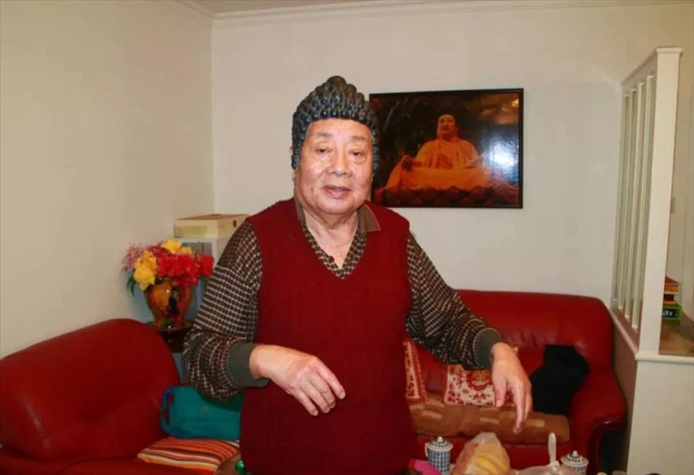 Phật Tổ Tây Du Ký 83 tuổi vẫn mặc áo cà sa đi diễn hội chợ-4