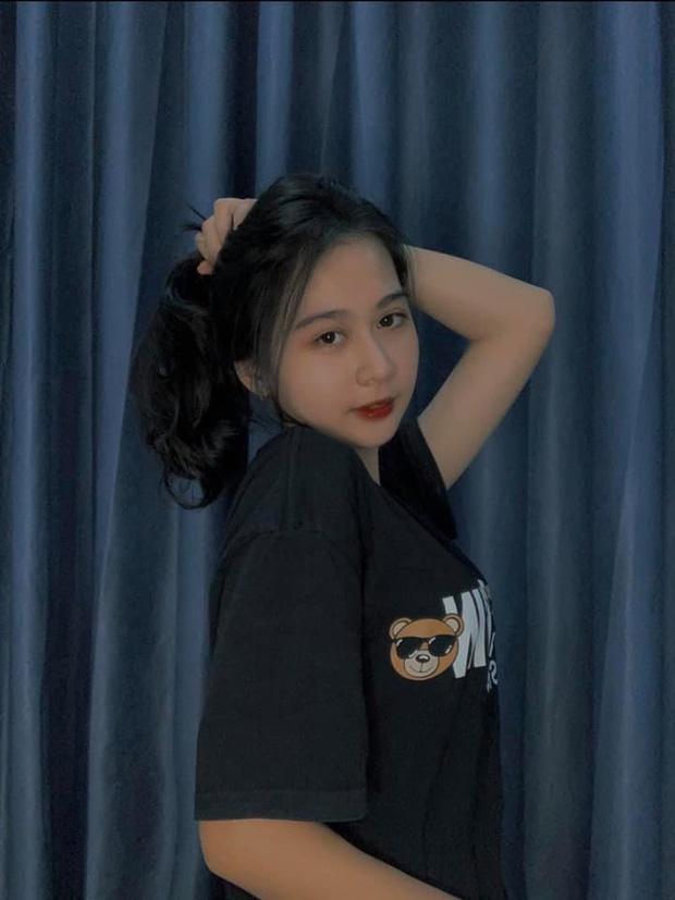 Rò rỉ thêm loạt ảnh diện áo tắm bạn gái 15 tuổi của Hoài Lâm?-8