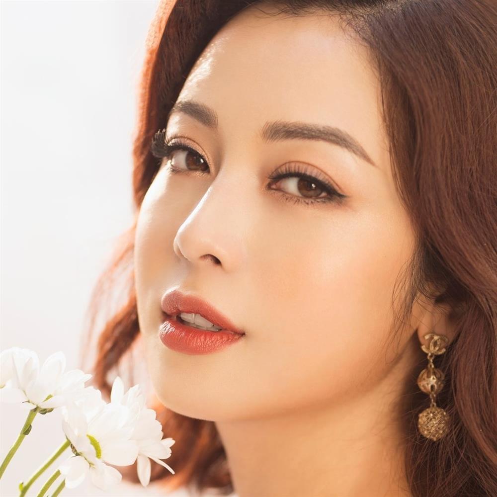 Nhan sắc mẹ 4 con Jennifer Phạm ra sao so với lúc đăng quang?-7