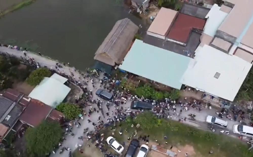 Sốc ảnh trên cao cả ngàn người hóng bà Hằng tới Tịnh thất-2