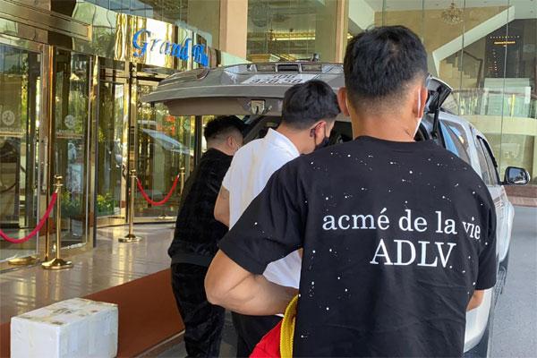 Khách sạn có 8 ca Covid-19, tuyển Việt Nam được xét nghiệm gấp cùng gần 3.000 người-2