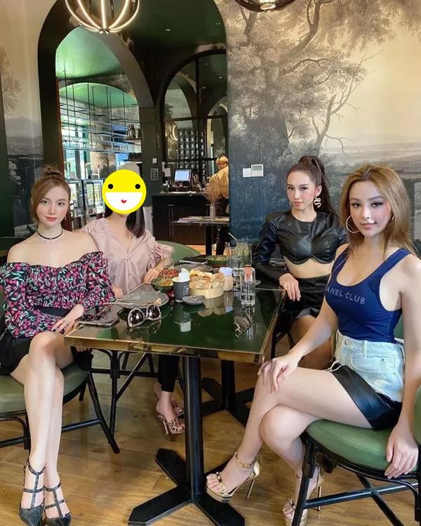 Team bạn thân hội ngộ tại biệt thự 3,5 triệu đô nhà Huyền Baby-3