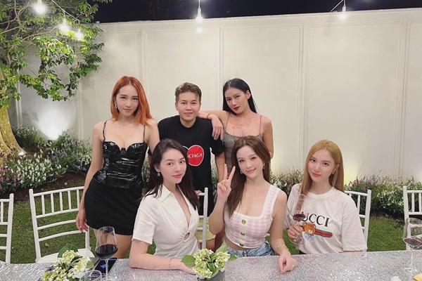 Nóng mặt Huyền Baby show ảnh gợi cảm, các cháu 2k cũng thua-15