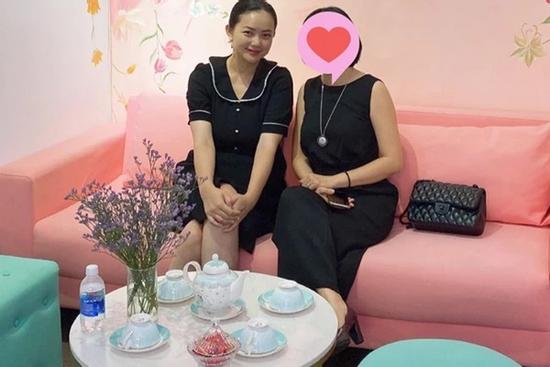 Phan Như Thảo chụp cùng bạn bè có thon gọn như ảnh tự đăng?