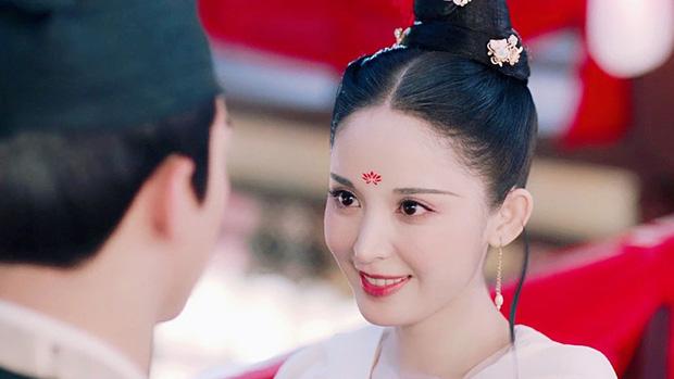 Một mỹ nữ Cbiz bị công ty dọa phong sát trên mọi mặt trận-6