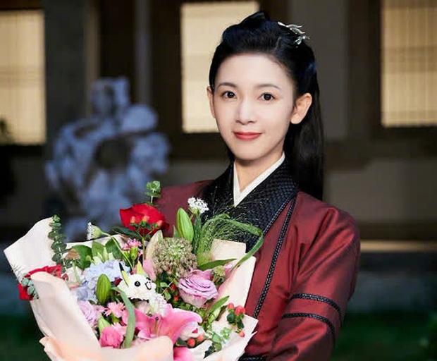 Một mỹ nữ Cbiz bị công ty dọa phong sát trên mọi mặt trận-8