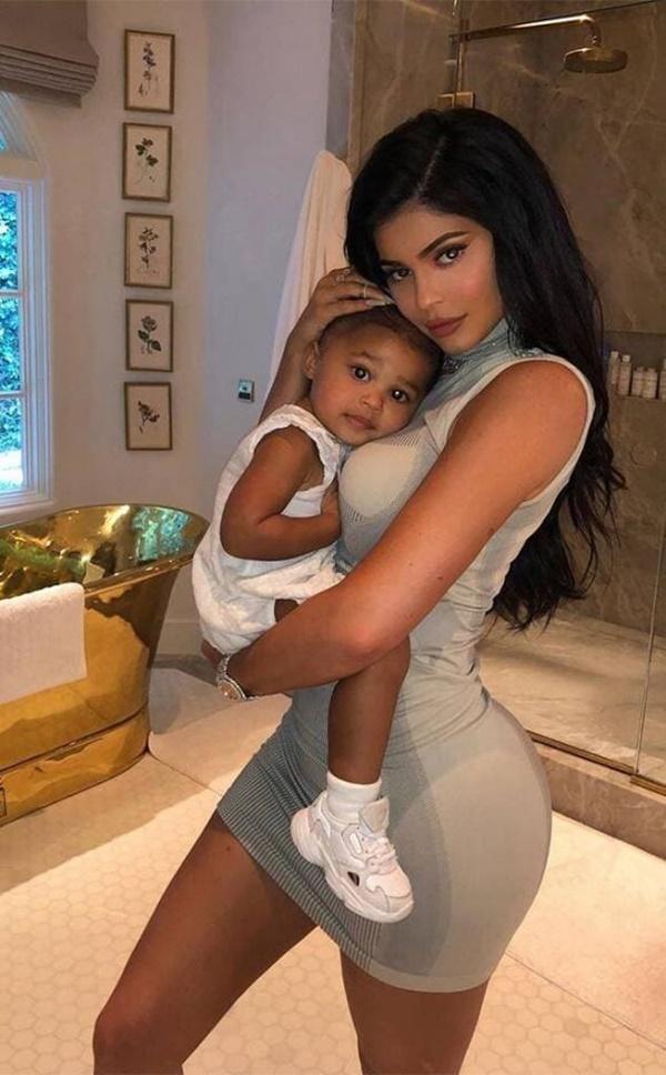 Kylie Jenner thoát nạn gang tấc tại lễ hội âm nhạc 8 người chết-5