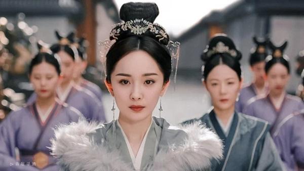 Lộ cảnh Dương Mịch làm phi tần, da trắng môi đỏ đẹp hơn cả Bạch Thiển-1
