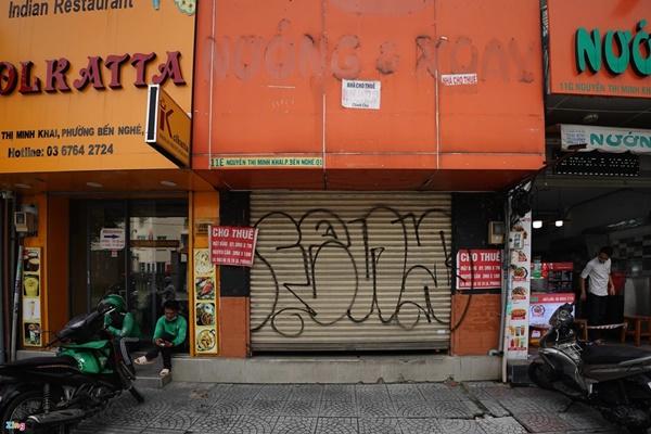 Bức tranh ảm đạm của hàng quán TP.HCM sau khi mở cửa-4