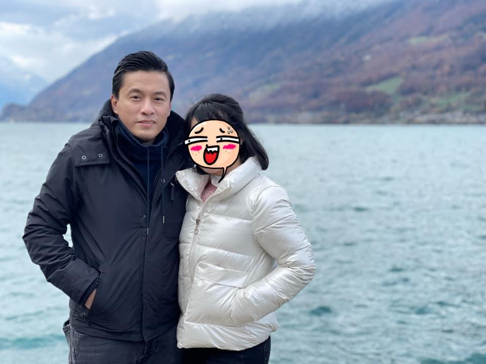 Áp ngực tình tứ, cô gái nghi bồ mới Lam Trường vẫn khăng khăng fan ruột-2