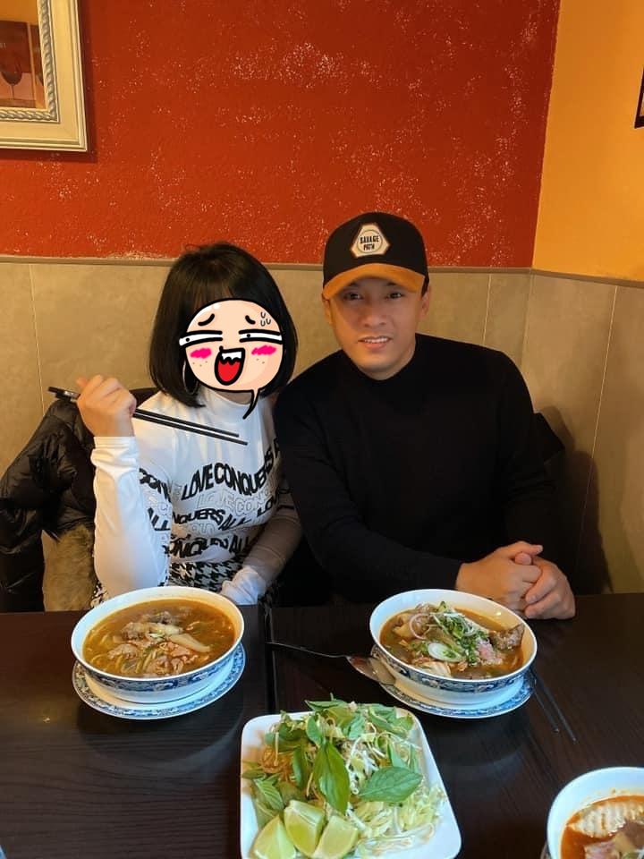 Áp ngực tình tứ, cô gái nghi bồ mới Lam Trường vẫn khăng khăng fan ruột-5