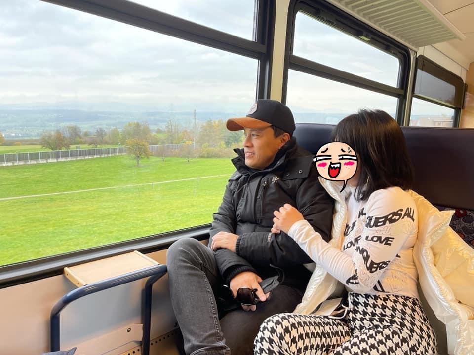 Áp ngực tình tứ, cô gái nghi bồ mới Lam Trường vẫn khăng khăng fan ruột-6