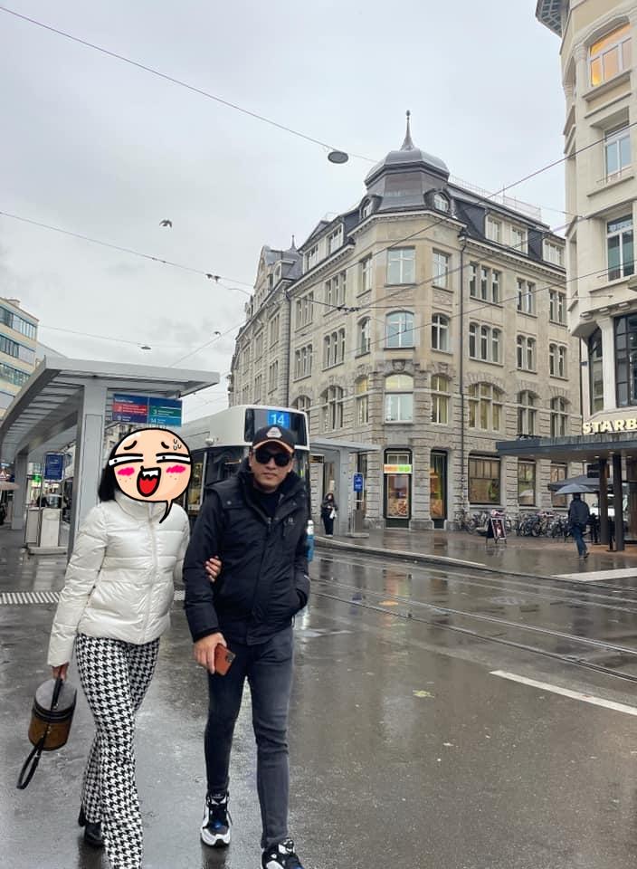 Áp ngực tình tứ, cô gái nghi bồ mới Lam Trường vẫn khăng khăng fan ruột-7