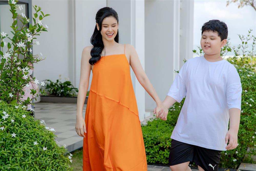 Con trai Tim - Trương Quỳnh Anh lớn ngang ngửa mẹ dù 9 tuổi-1