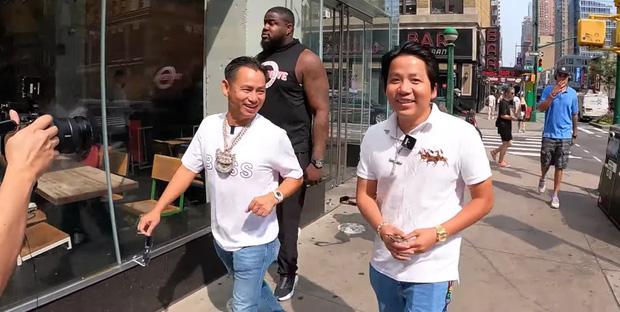 BIẾN CĂNG: Rộ tin Khoa Pug và tỷ phú Johnny Đặng cạch mặt-1