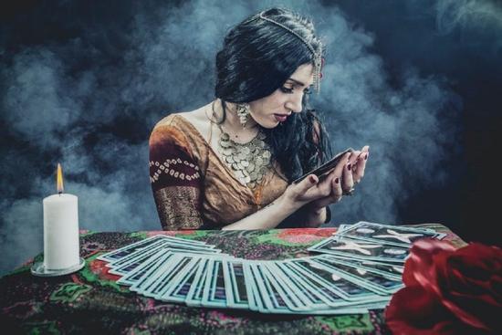 Bói bài Tarot tuần từ  8/11 đến 14/11/2021: Tiền về ồ ạt nhờ đầu tư