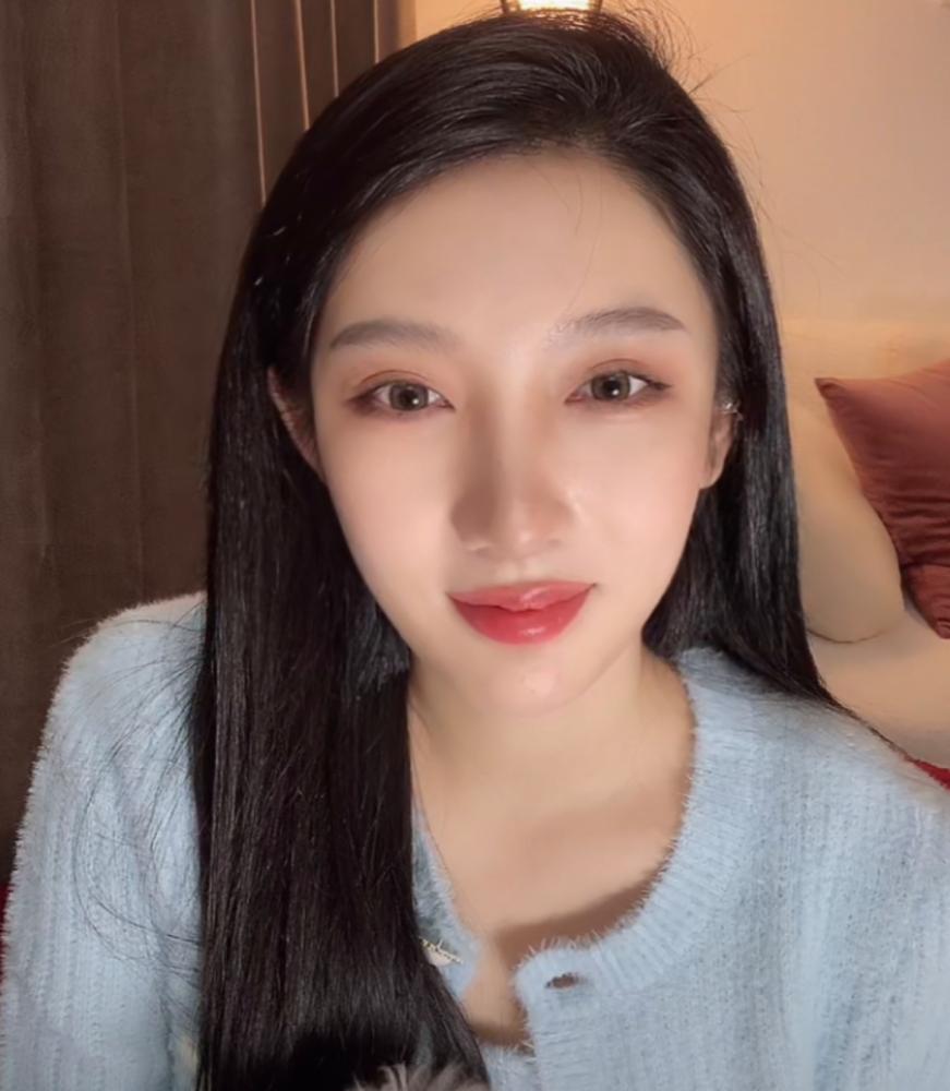 Cô gái tống Ngô Diệc Phàm vào tù bị đồn làm gái bao-1