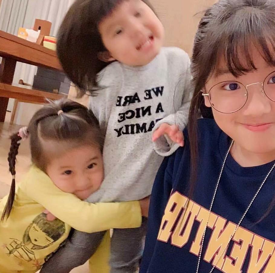 Ngoại hình ái nữ 16 tuổi của Triệu Mẫn Giả Tịnh Văn-9