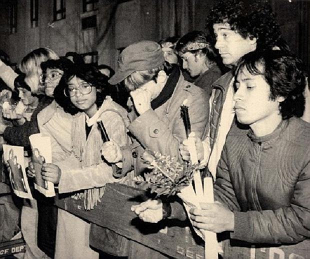 Fan cuồng giết chết huyền thoại âm nhạc để được nhớ mãi cùng idol-4