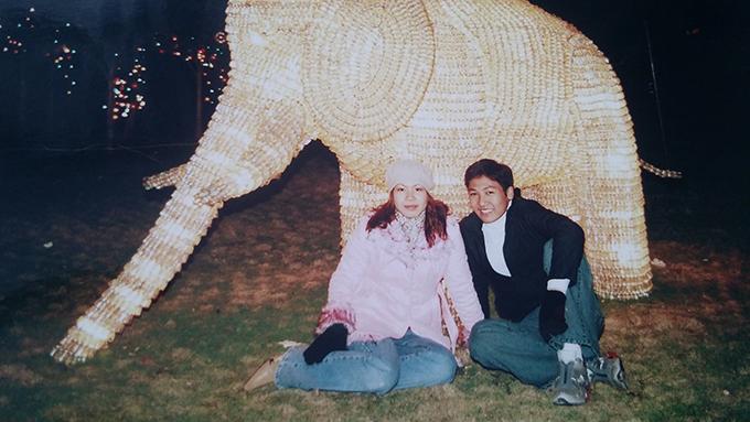 Kỷ niệm ngày cưới, Mạnh Trường tặng vợ món quà 140 triệu!-7