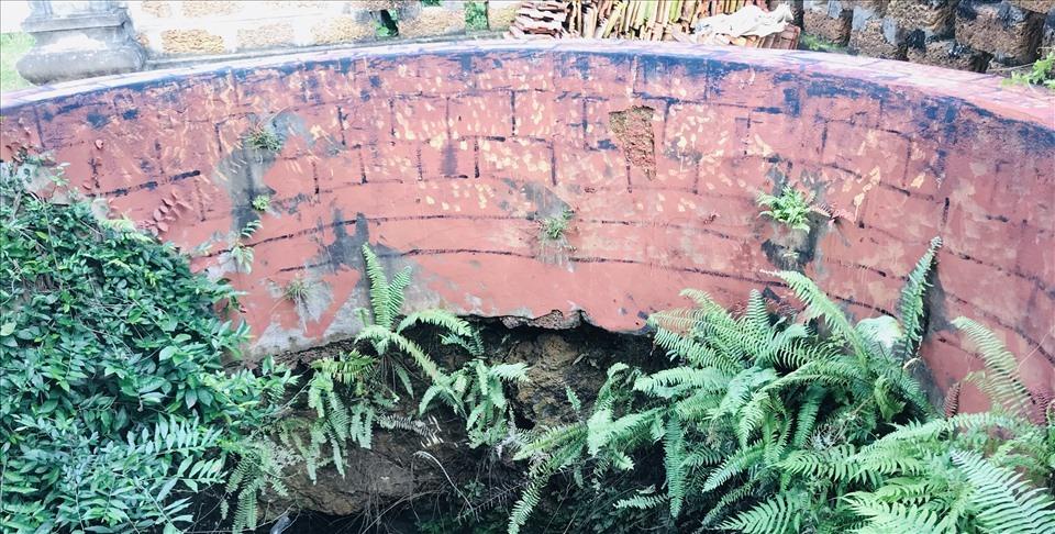 Đoàn làm phim hài Tết chưa xin phép đã tự ý vẽ lên giếng cổ Đường Lâm-5