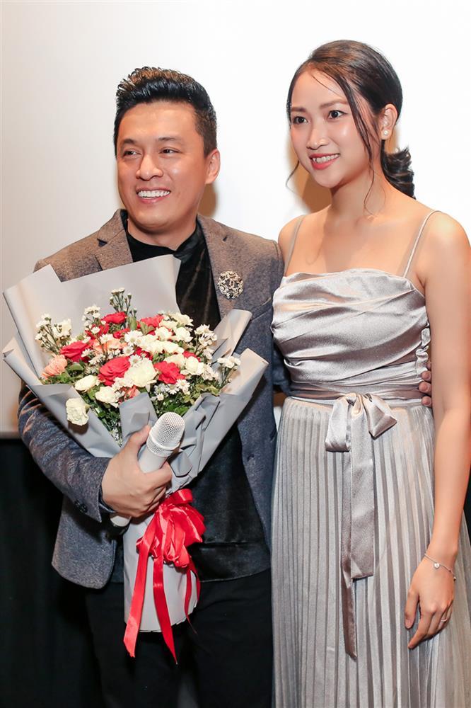 Lam Trường từng bế 1 bé gái, 17 năm sau cưới cô làm vợ-5