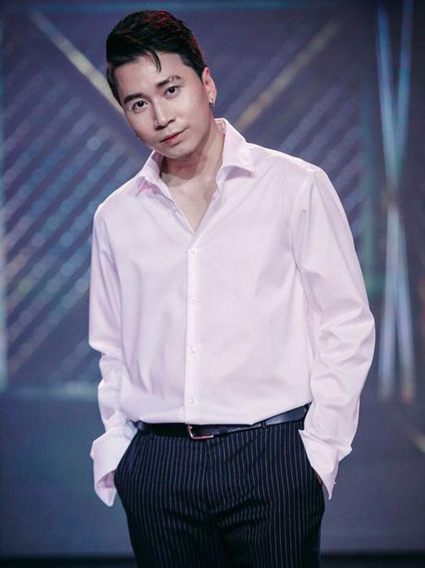 Karik gây lo lắng với bức ảnh chụp bàn tay trầy xước dính máu-5