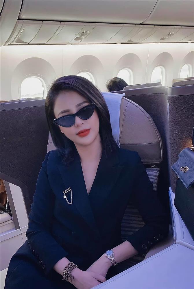 Lương Thu Trang đổi diện mạo đến em trai nhận không ra-11