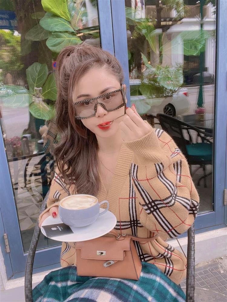 Lương Thu Trang đổi diện mạo đến em trai nhận không ra-2