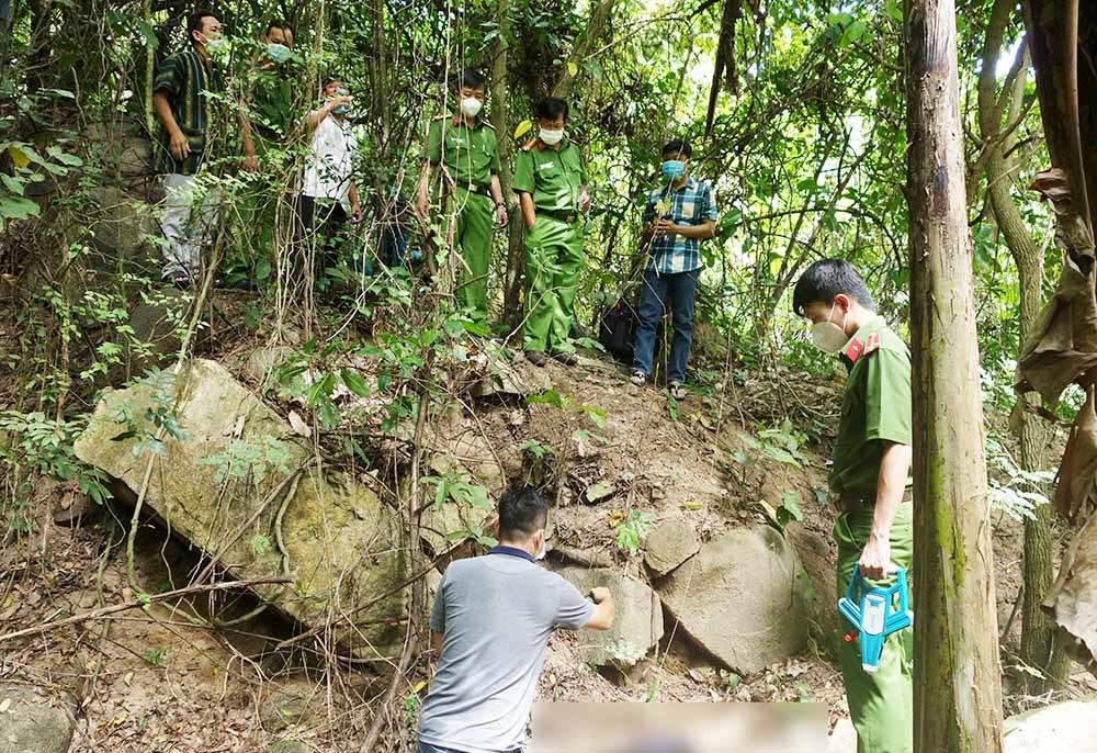 Bé gái 12 tuổi bị bóp cổ chết trên núi ở An Giang-1