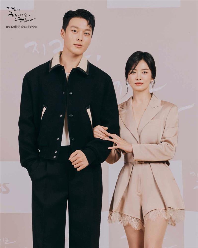 Ngập cảnh nóng, phim của Song Hye Kyo gắn nhãn 19+ ngay tập 1-10