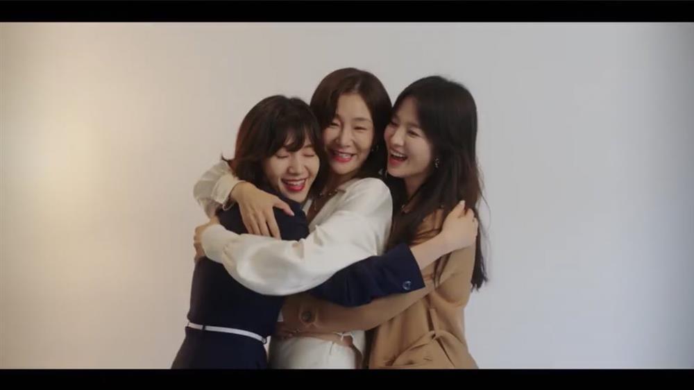 Ngập cảnh nóng, phim của Song Hye Kyo gắn nhãn 19+ ngay tập 1-2