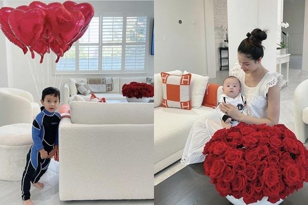 Phạm Hương bế con, khoe trá hình góc nhà chất ngập hàng hiệu-3