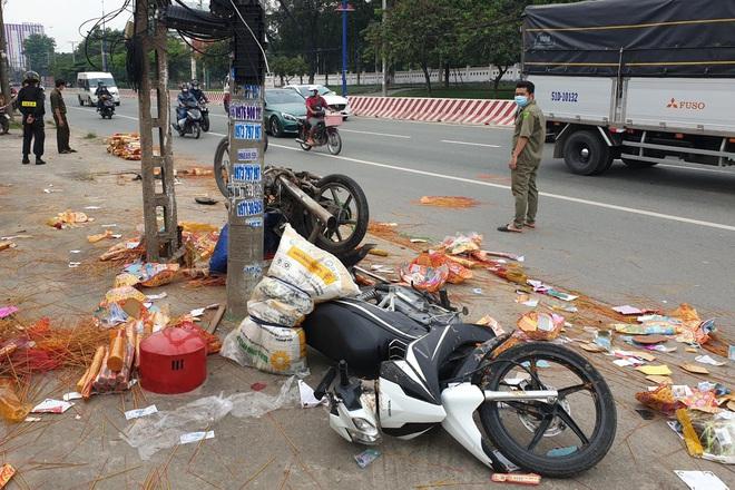 Bình Dương: Xe điên mất lái, tông hàng loạt xe máy trên Quốc lộ-3
