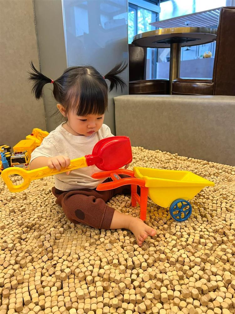 Đồ chơi đẳng cấp con đại gia của ái nữ Cường Đô La-1