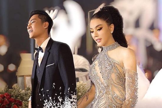 Rộ tin đồn Lâm Khánh Chi chia tay chồng trẻ